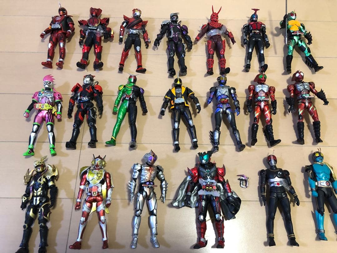 サ*ー様 仮面ライダー　フィギュアーツ　バンダイ Amazon.co.jp: TAMASHII NATIONS S.H.フィギュアーツ 仮面ライダーZX