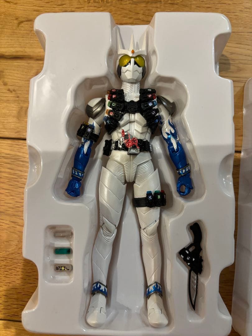 【美品】S.H.Figuarts 真骨彫製法 仮面ライダーエターナル