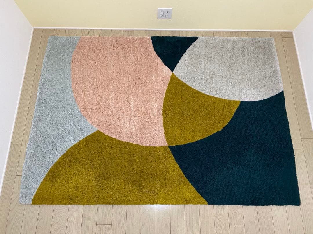 美品 unico アクリルラグ PLATTA(プラッタ) 140×200