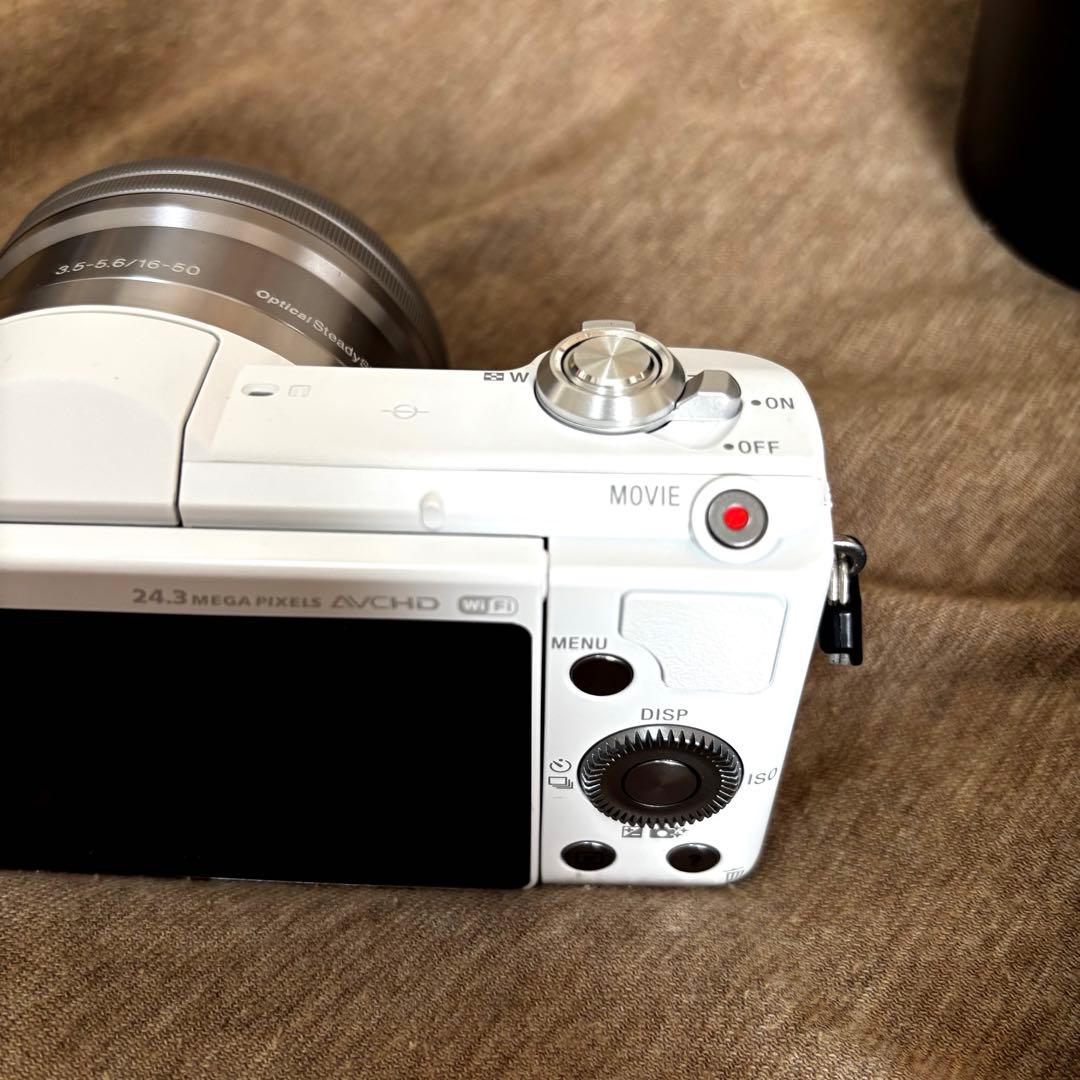 極美品】 SONY ミラーレス一眼レフカメラ α5100 ホワイト＋専用バッグ