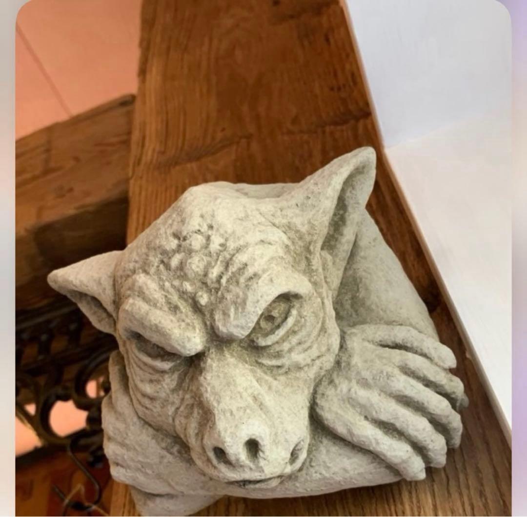 WONDERDECOR ワンダーデコール グレムリン ガーゴイル 壁掛け 魔除け Nobuyuki - うちの中庭へ魔除けのガーゴイル・グレムリンが来てくれた