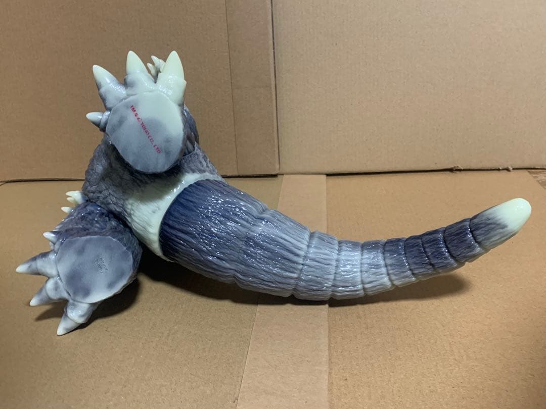 FrogTree ゴジラ ソフビ2001 蓄光マーブル成型、偏光パール塗装 - メルカリ