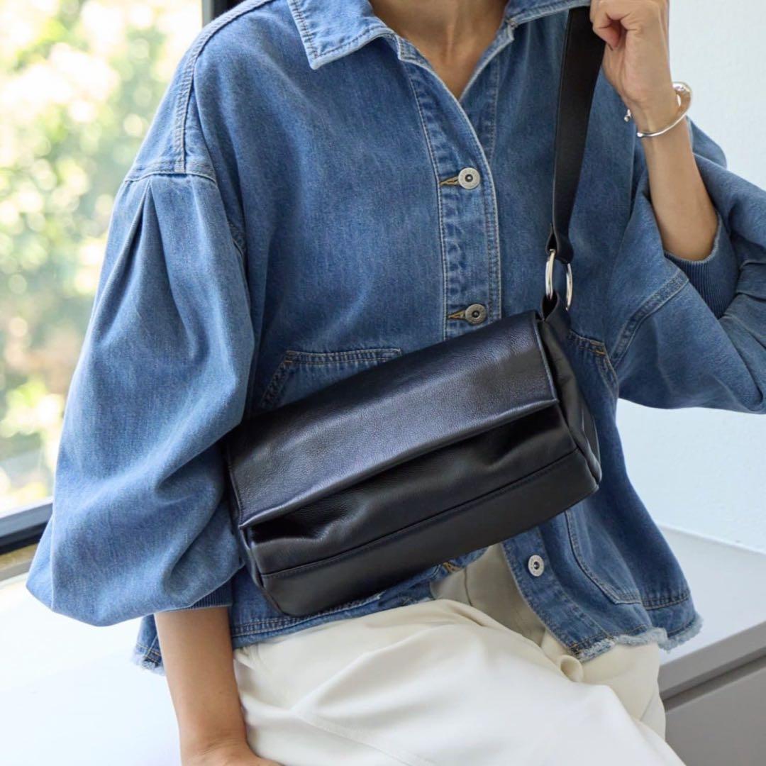 BEARDSLEY(ビアズリー) 《本革》レザーボディバッグ