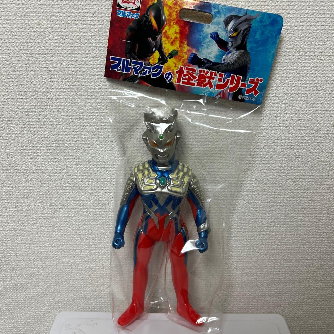 ブルマァクツブラヤストア限定カラーウルトラマンゼロソフビ