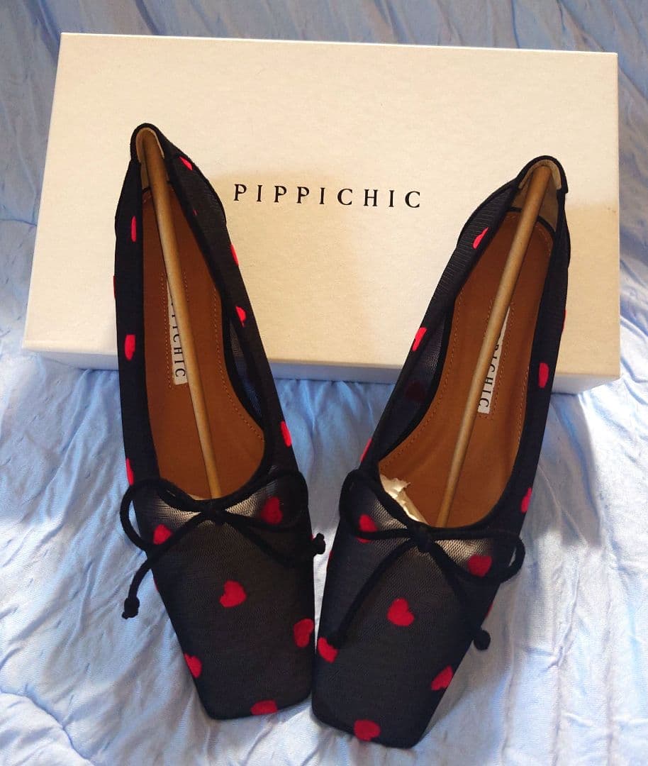 【新品　未使用】 ピッピシック　ハート　完売続出　23.5cm　フラットシューズ