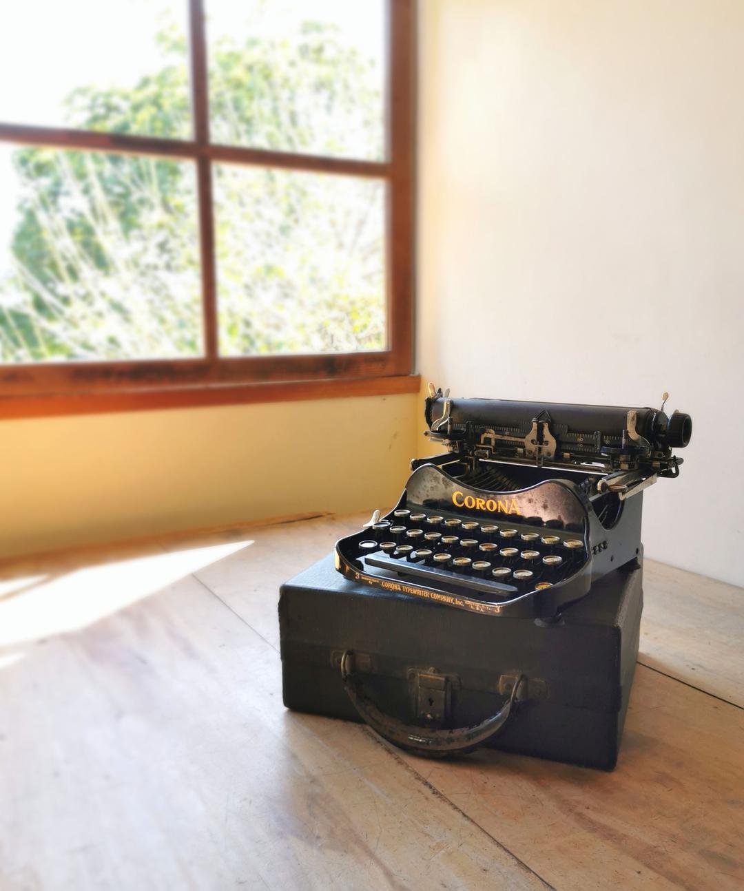 アンティーク　CORONA　ケースつきタイプライター 1940s アンティーク タイプライター Typewiters スミス コロナ