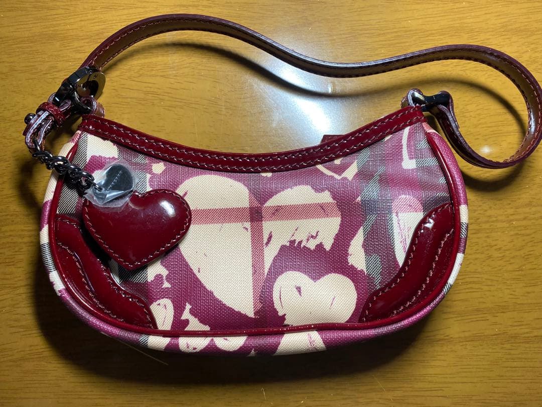 BURBERRY ハンドバッグ ハート型チャーム付き BURBERRY ハンドバッグ ハート型チャーム付き BURBERRY ハンドバッグ