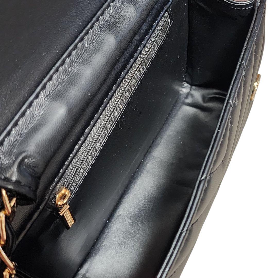 CHANEL ショルダーバッグ Vステッチ ゴールドチェーン ノベルティ