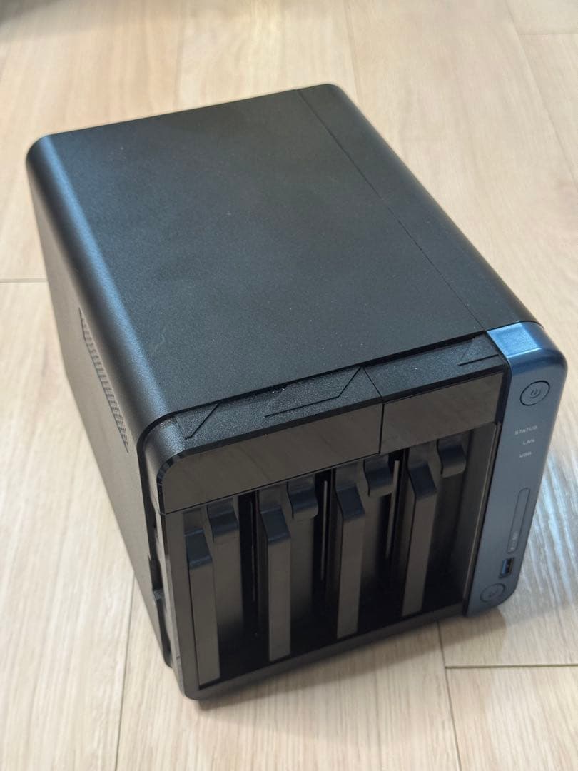 QNAP TS-453Be NAS 2.5GbE(2.5GBase-T)増設済み