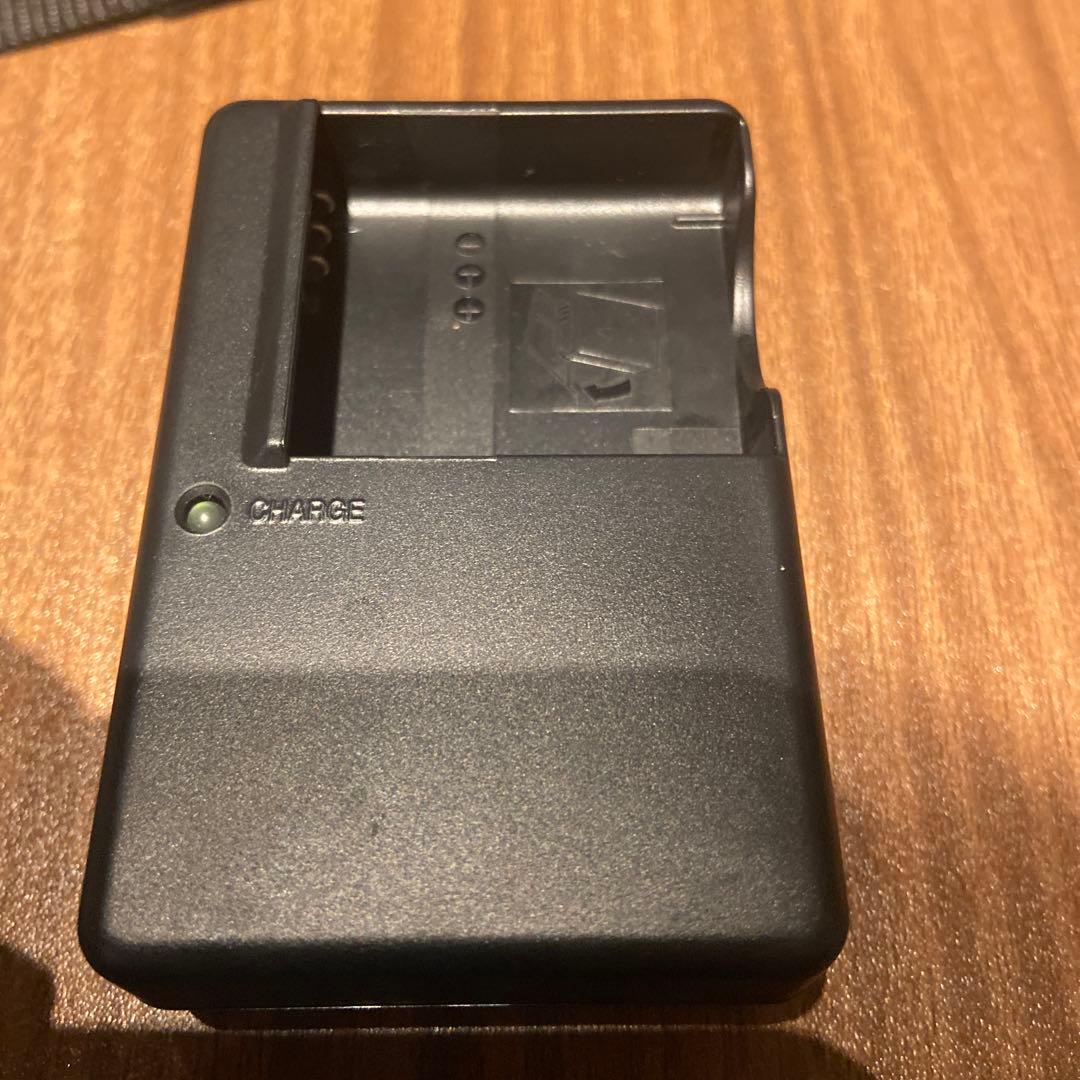 RICOH G700 コンパクトデジタルカメラ バッテリー 2個充電器付 - メルカリ