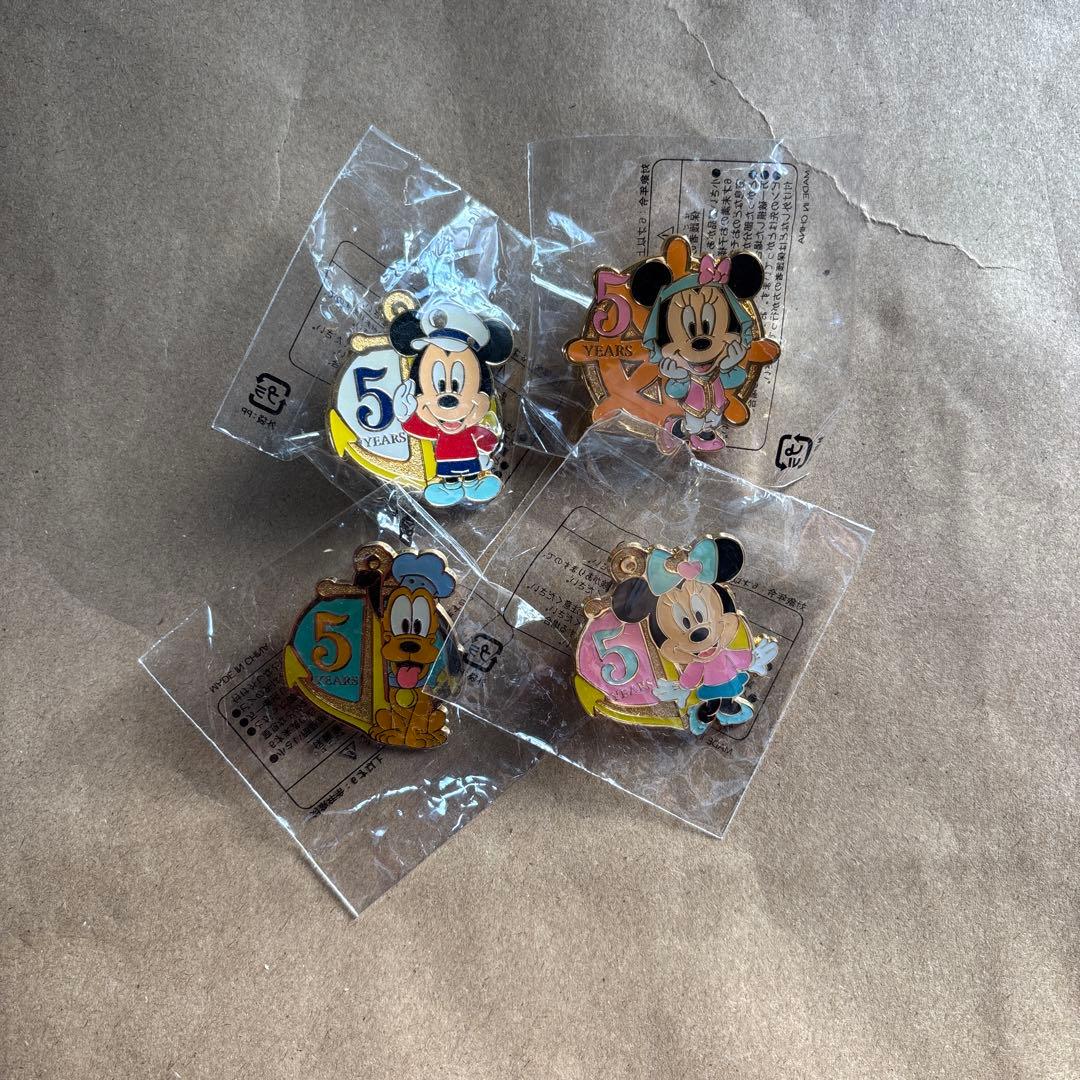 東京ディズニーシー ピンバッジ 5周年 - メルカリ