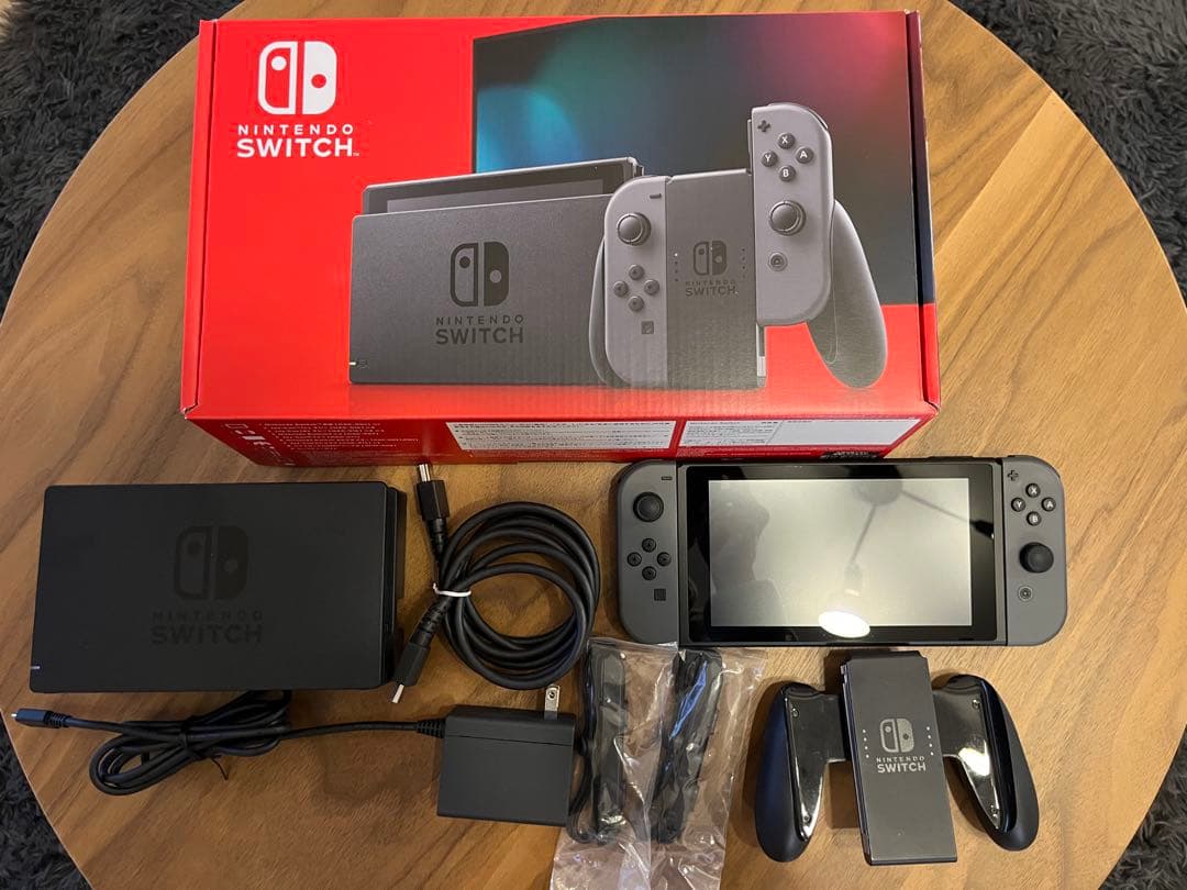 【美品】Nintendo Switch本体セットグレー SDカード付 Nintendo Switch 任天堂 [グレー] [型番:HAD-S-KAAAH]【新品・国内正規