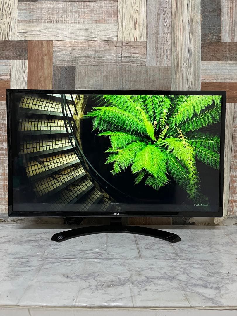 即日受渡❣️全国送料込目に優しいLG32型液晶モニターブルーライト軽減