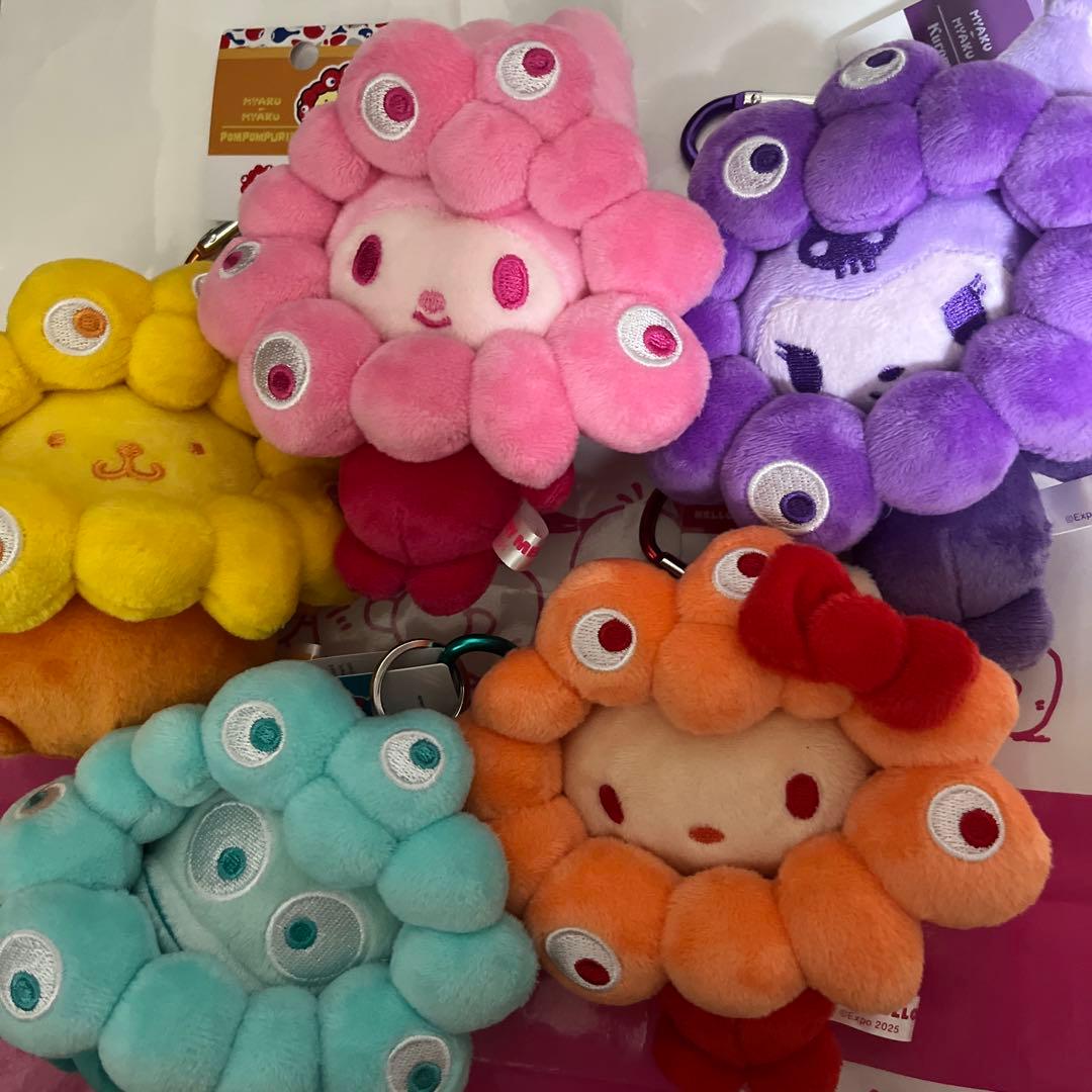 推しカラー サンリオ ミャクミャク なりきり カラビナ BC 5種 推しカラー サンリオ ミャクミャク なりきり カラビナ BC 5種 - メルカリ