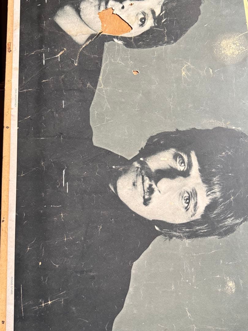 ビートルズ モノクロポスター 大判 傷あり - ミュージシャンお 得 な