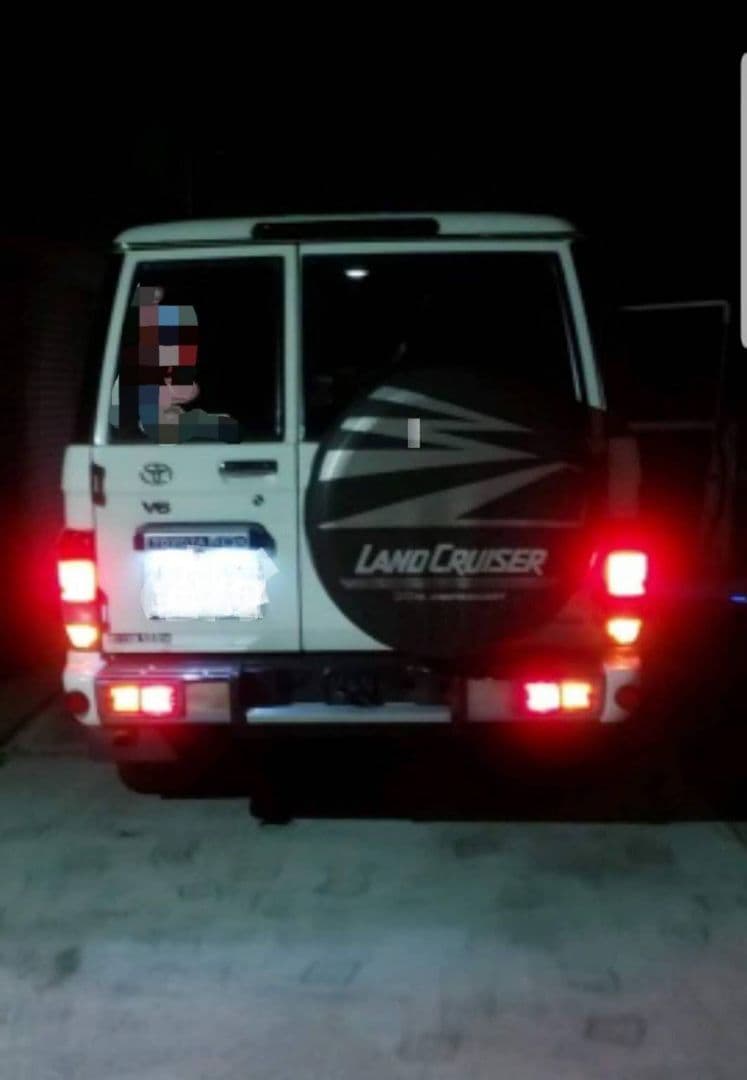 再販ランクル70(GRJ76K) 4灯化キット - メルカリ