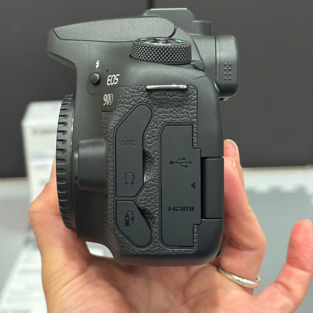 極美品】Canon EOS 90D ボディ ショット数2000未満 - メルカリ