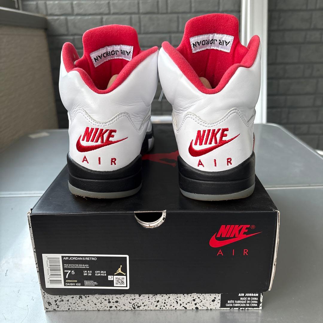 Air Jordan 5 Retro ホワイト/レッド 25.5cm