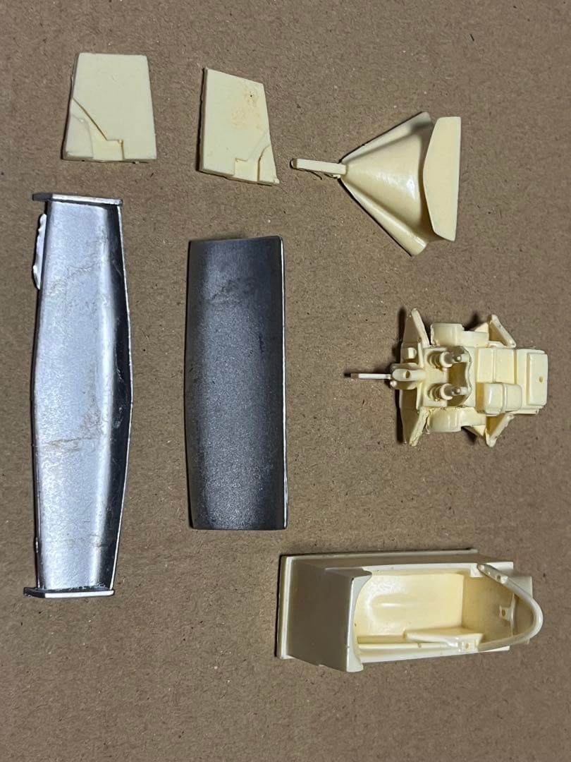 希少フェラーリ312T4 ,ジル・ビルニューヴ,1/24レジンキット - メルカリ