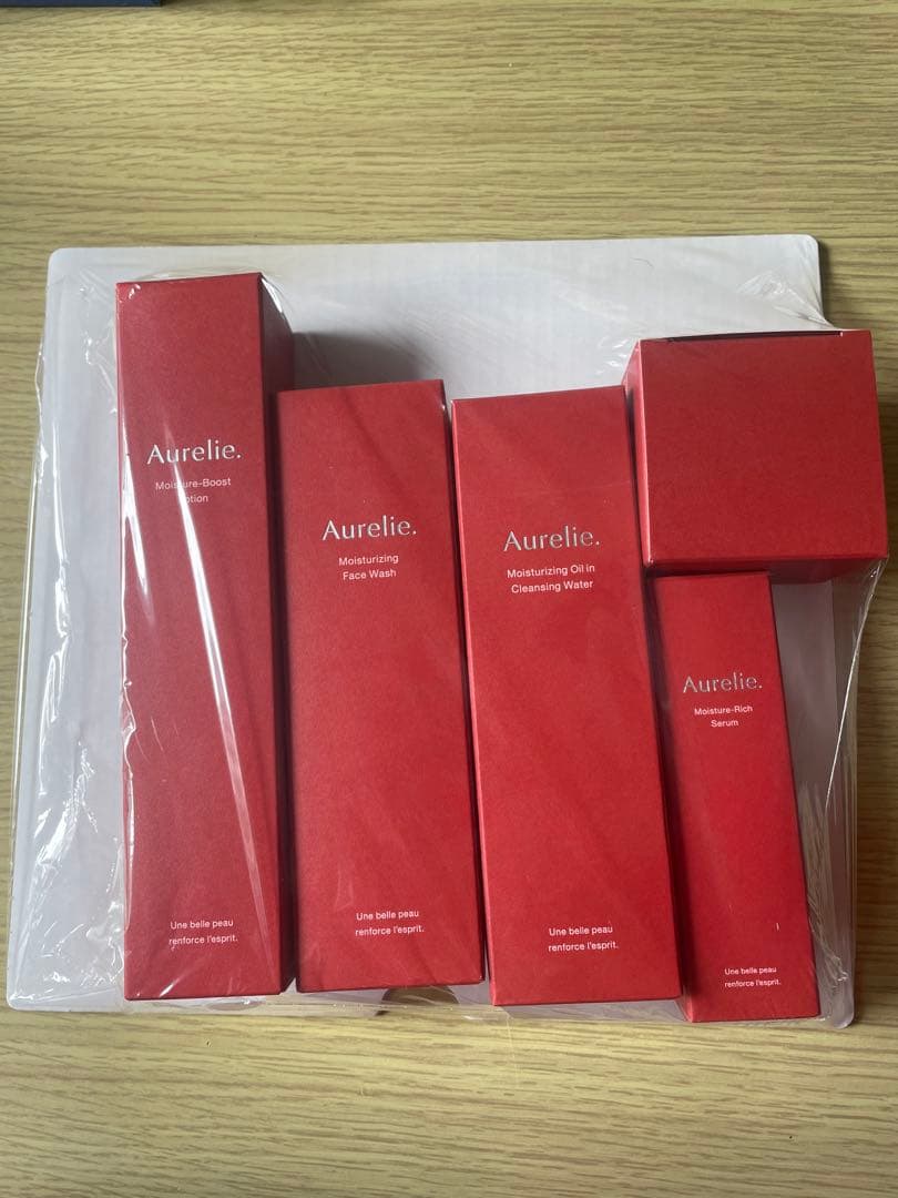 Aurelie プレミアム集中ケアセット Aurelie. プレミアムエイジング集中ケアセット - メルカリ