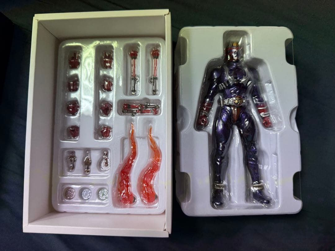 S.H.Figuarts（真骨彫製法）仮面ライダー響鬼　フィギュアーツ