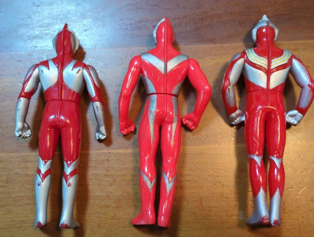 ウルトラマンフィギュア 15体 まとめ売り（おまけ付き） - メルカリ