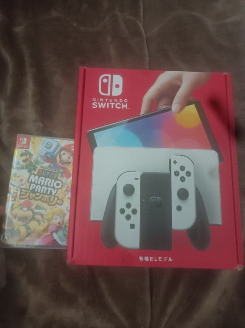 Nintendo Switch 有機ELモデル + マリオパーティ マリオの赤をモチーフにしたNintendo Switch（有機ELモデル）が10月6日