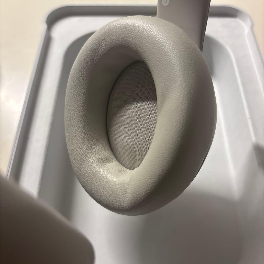 Beats Studio Pro ワイヤレスヘッドホン ホワイト ケース付き - メルカリ