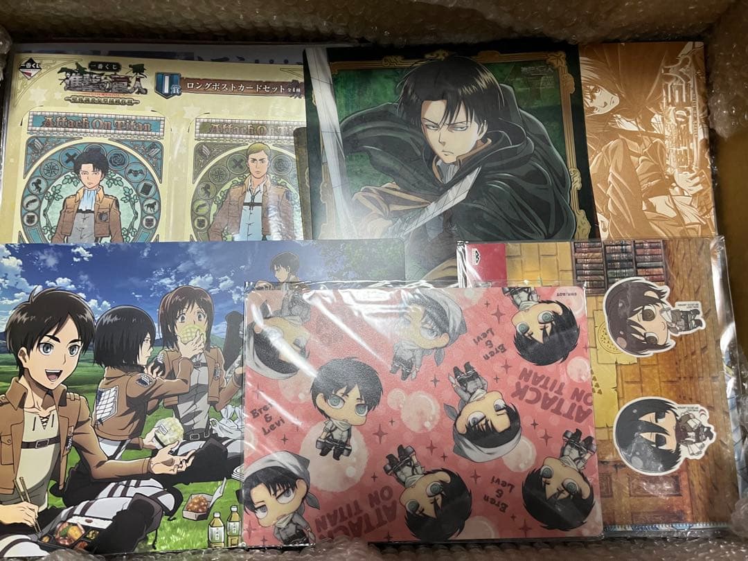 進撃の巨人 グッズ 400個以上 大量まとめ売り - メルカリ