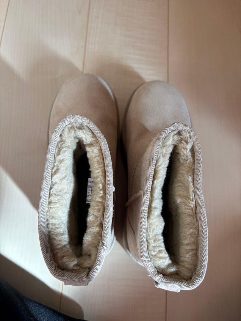 UGG ベージュ クラシックミニプラットフォーム　23.0cm 【最終値下げ】