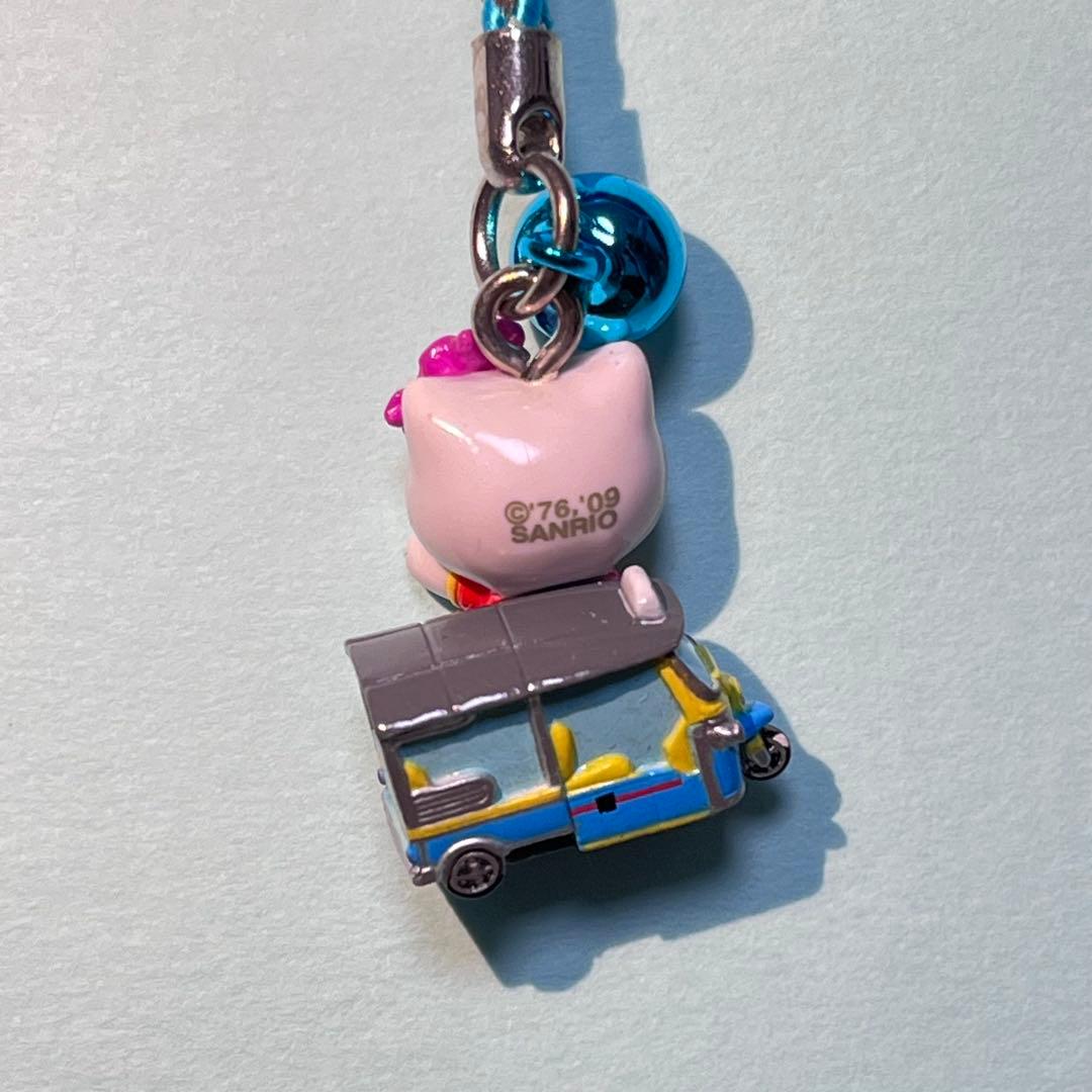d*3様 ハローキティ ご当地ストラップ トゥクトゥク タイ限定 - メルカリ