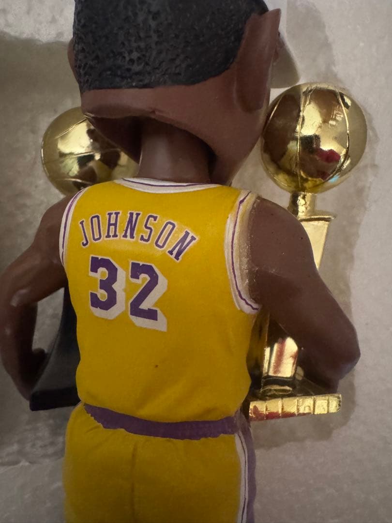 ロサンゼルス・レイカーズ フィギュア マジック・ジョンソン32番