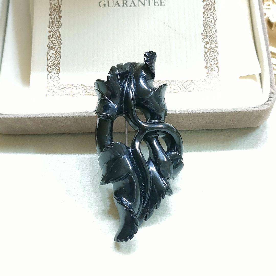 2AI37 ヴィクトリアン ジェット ブローチ - メルカリ