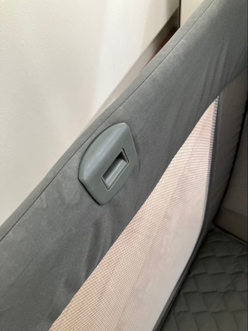 Joie 折りたたみ式ベビーベッド グレー - メルカリ