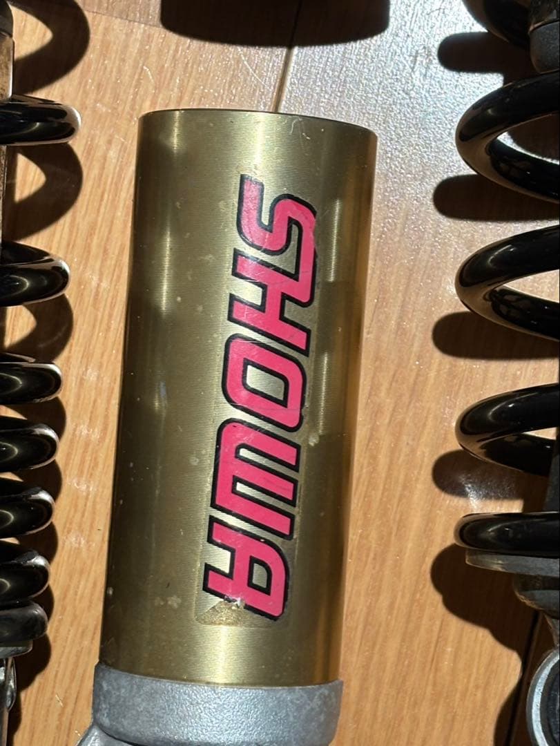 NC39hypevtec SHOWA リアサスペンション - メルカリ NC39hypevtec