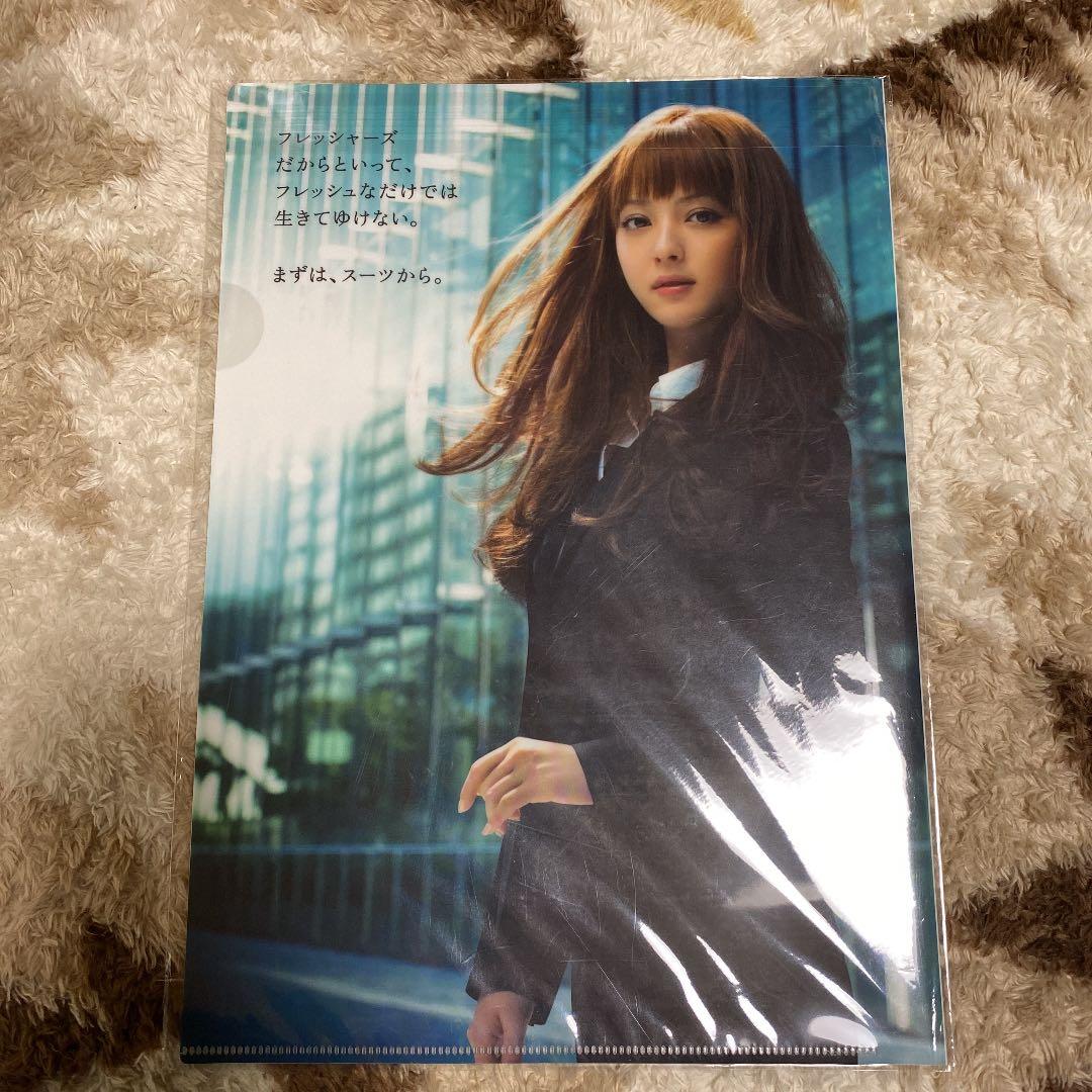 佐々木希さん クリアファイル 洋服の青山 - メルカリ