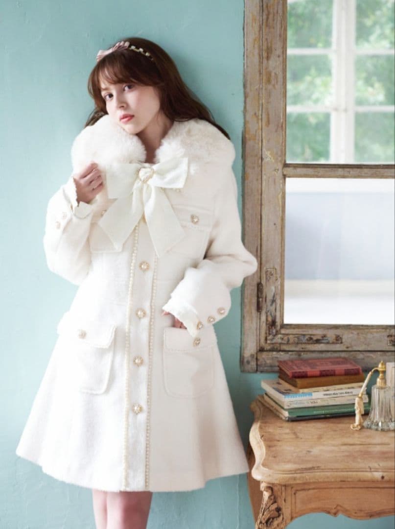 新品未開封】LIZLISA クラシカルワンピースライクAラインコート - メルカリ