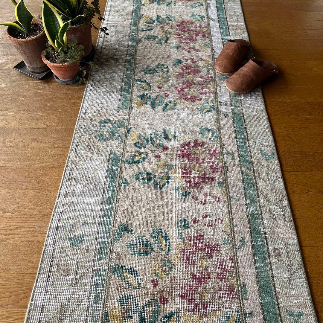 トルコヴィンテージラグNo.93 ランナーラグ ヴィンテージグリーンウールランナーラグ：手作りトルコオリエンタル