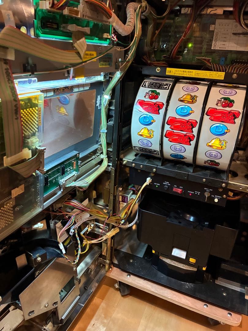 ドロンジョにおまかせ 4号機 オリンピア オートプレイ機能付きコイン