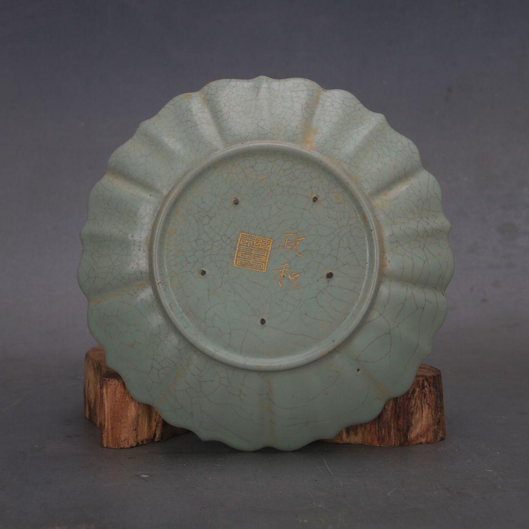 宋汝窯清涼寺徽宗花口賞盤 景徳鎮 陶磁器 装飾品 現代工芸品 美術品