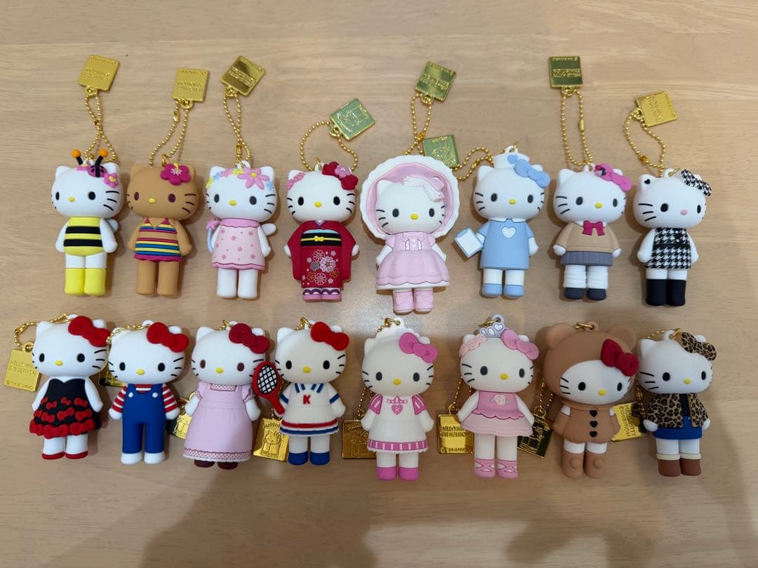 ハローキティ シークレットチャーム マスコット セット売り ハローキティ 【予約】シークレットマスコットチャーム A - Meccha Japan