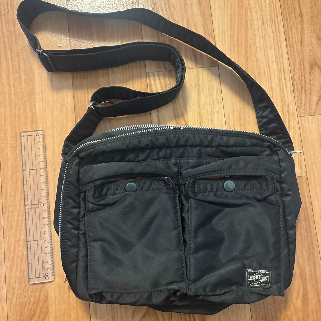 PORTER ブラック ショルダーバッグ ナイロン製のブラックショルダー