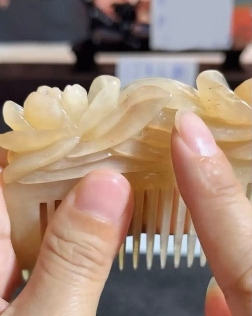 職人手作り くし 天然羊角 櫛 天然物 蘭花 天然素材 花装飾 コーム