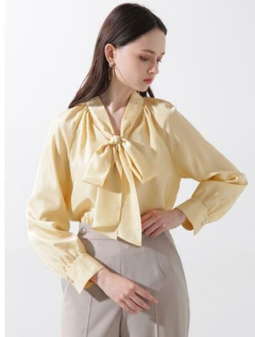 新品未使用タグ付きピンキーダイアンラグランボウタイブラウス - メルカリ