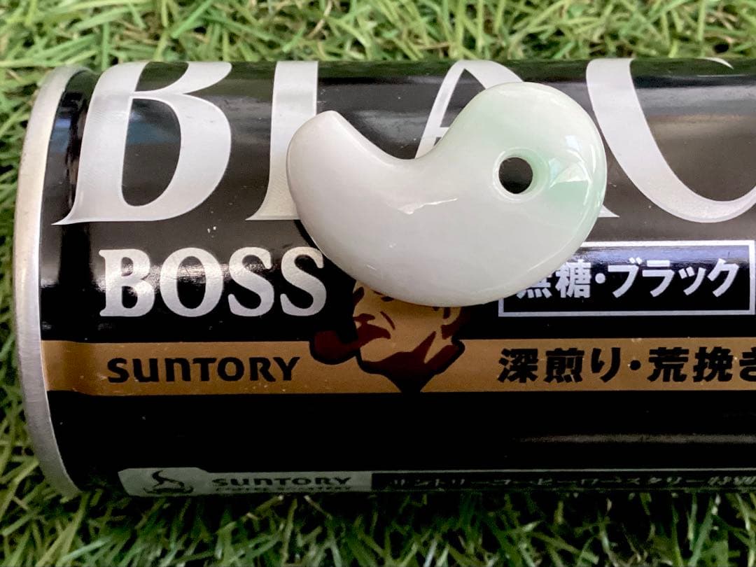 ✳premiumシリーズ一流の勾玉 糸魚川翡翠 再結晶線入り 御守りに鑑別