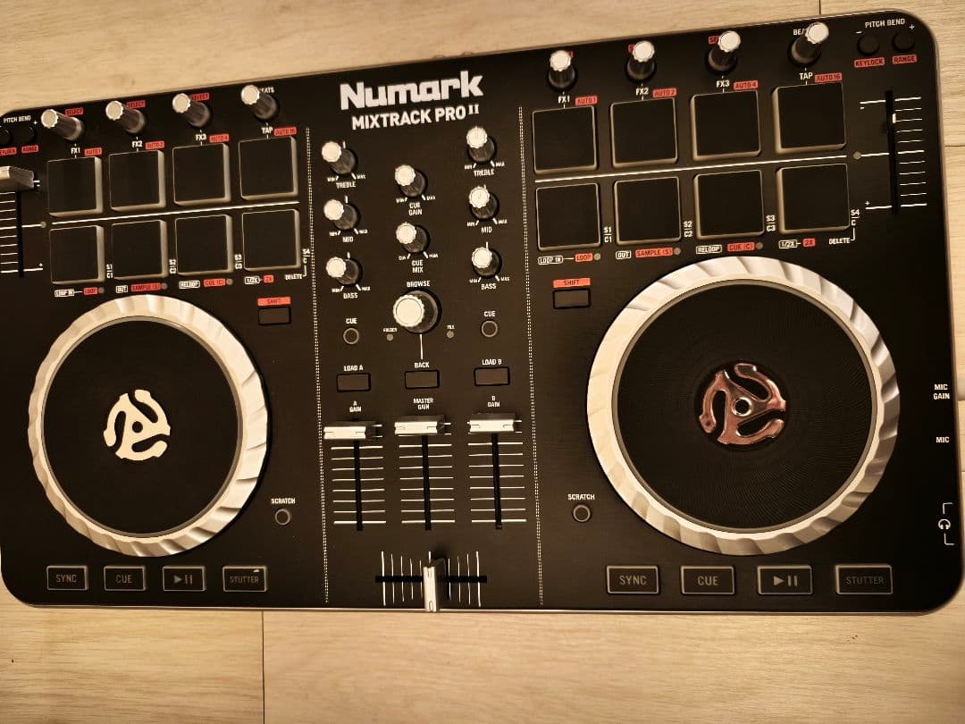 Numark Mixtrack Pro II DJコントローラー Controlador Numark Mixtrack Pro II