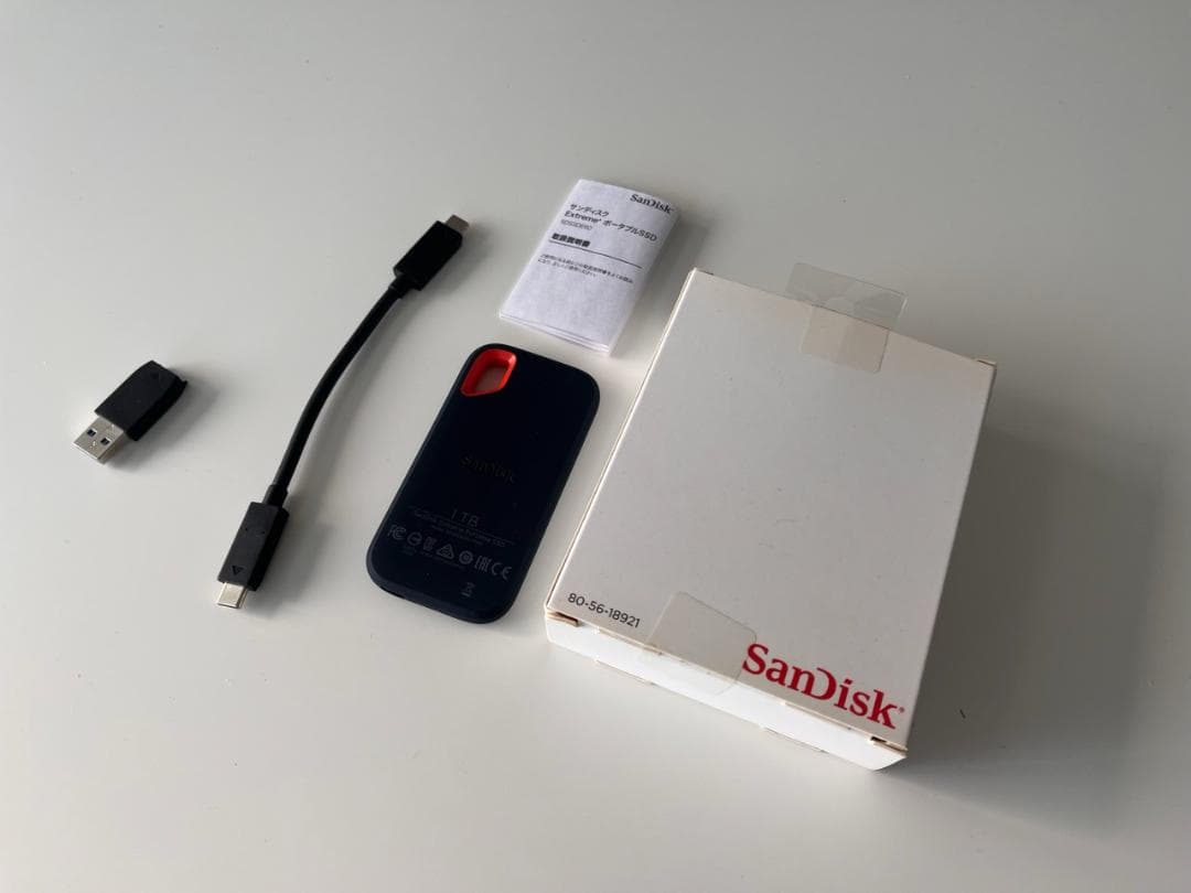 【極美品/寿命100%】SanDisk 外付けSSD 1TB 550MB/s サンディスク エクストリーム 1TB SDSSDE61-1T00-J25 ポータブルSSD 外