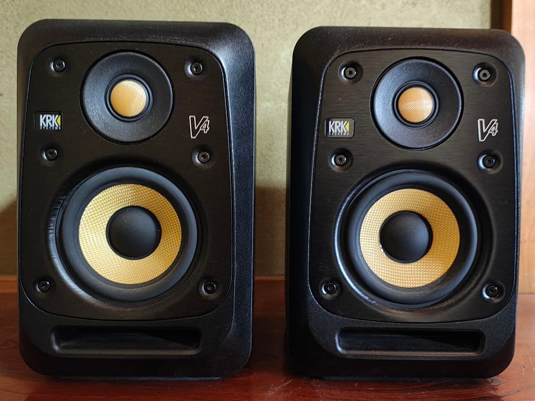 KRK V4S4　4インチ　モニタースピーカー　ペア KRK / V SERIES =V4S4・V6S4・V8S4= ｜ SMITHS Digital Musical