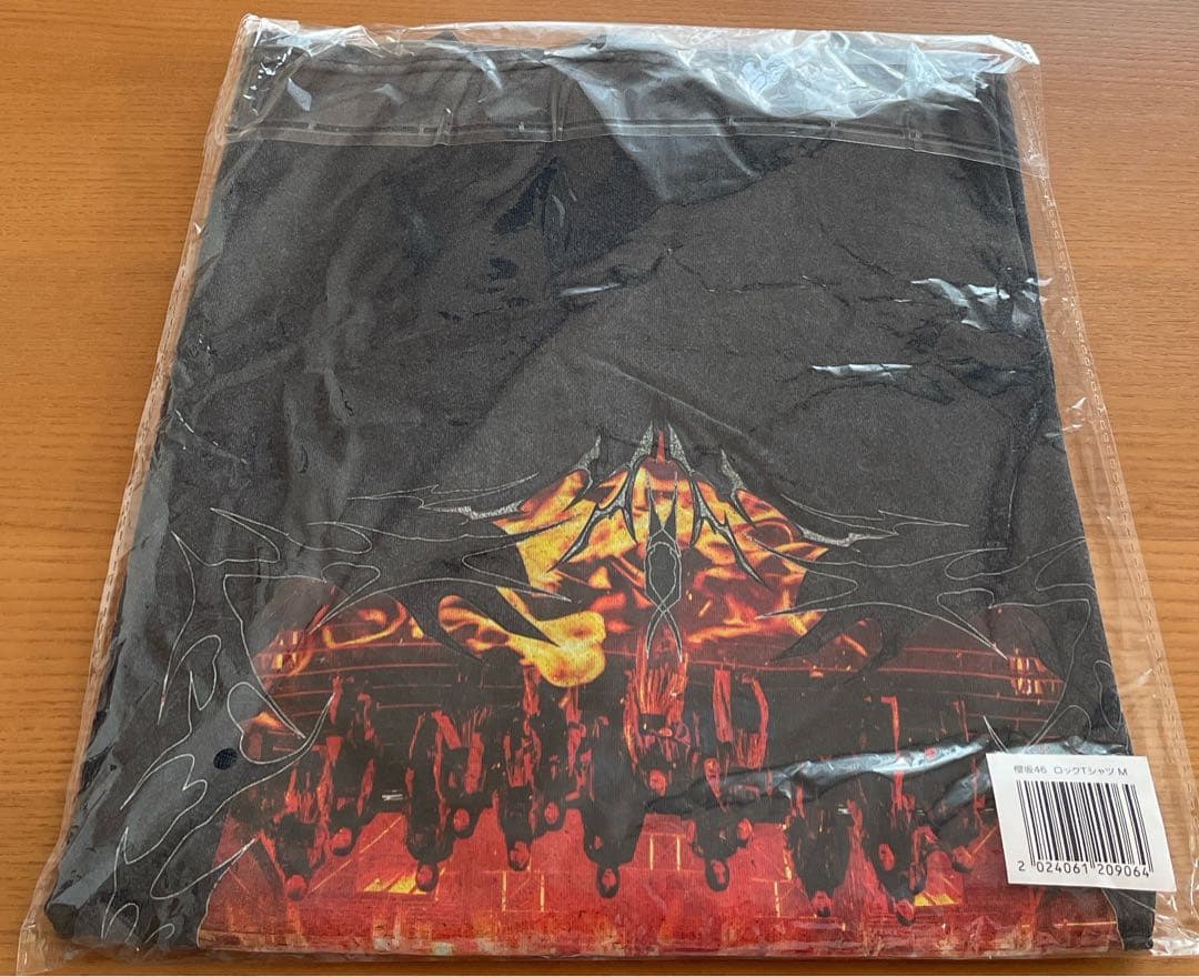 新品】櫻坂SAKURAZAKA46 ロックTシャツ Mサイズ - メルカリ