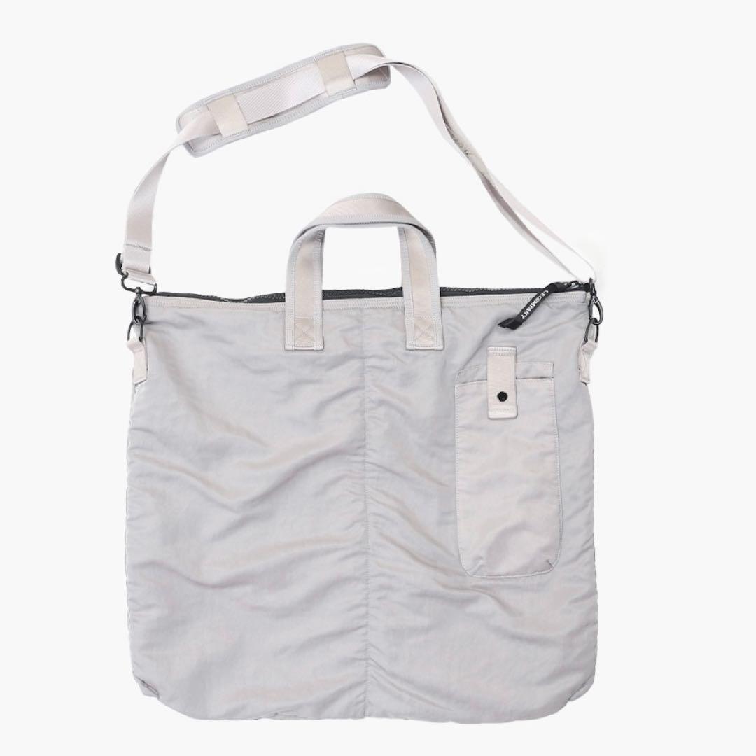 CP Company ヘルメットバッグ ライトグレー - メルカリ